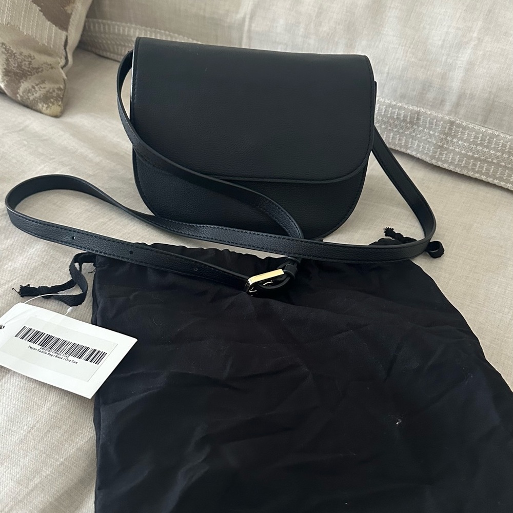 Quince Classic Black Crossbody Bag - Picture 2 of 5